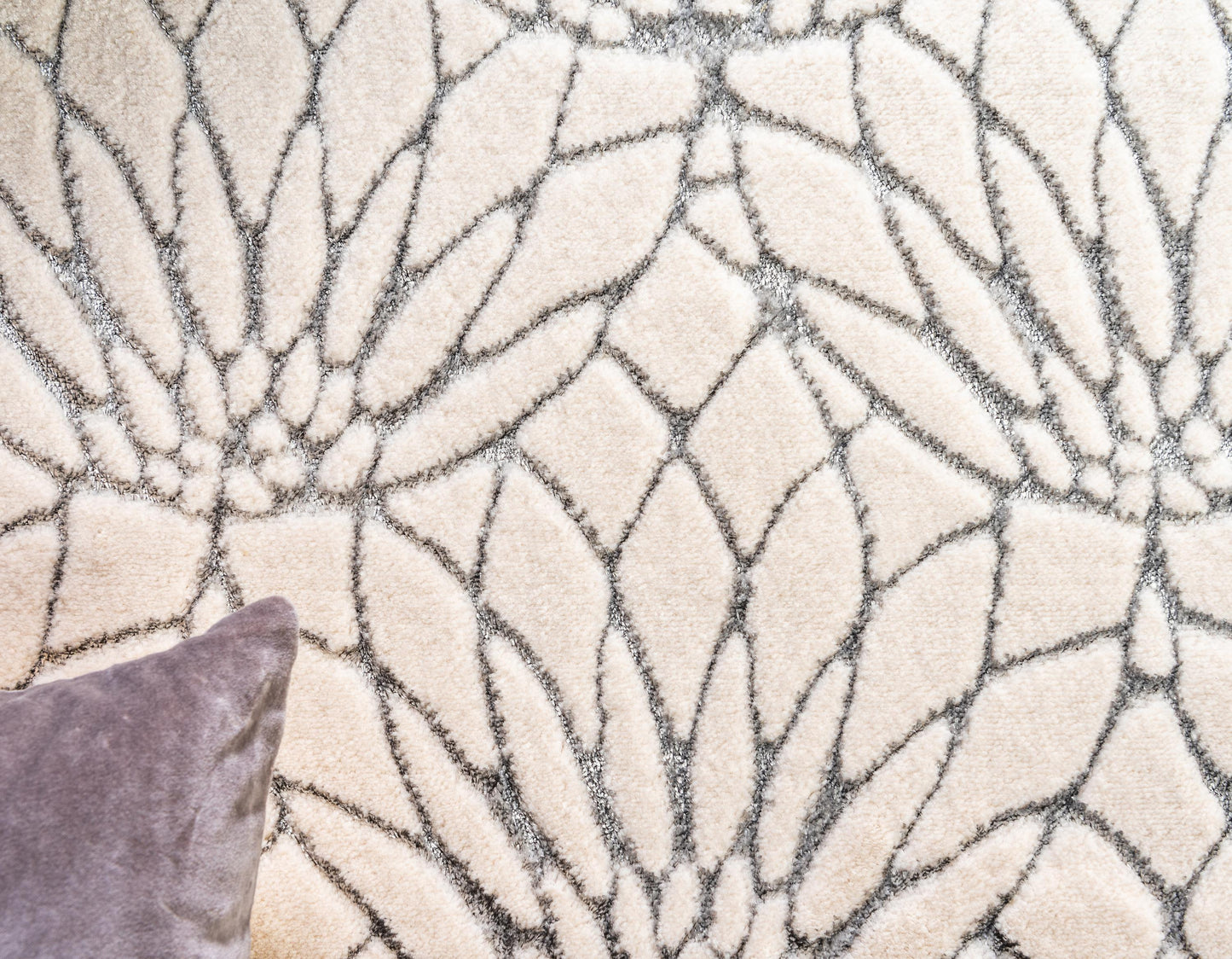 Ellison - Lotus Blossom Pattern Luxury Rug
