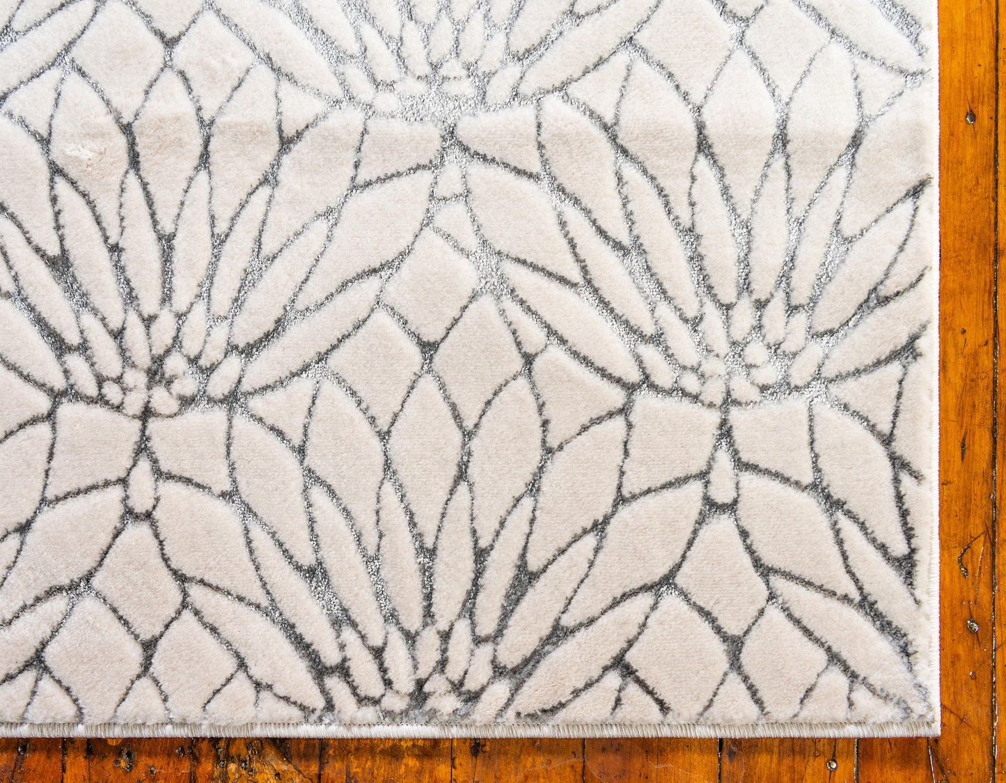 Ellison - Lotus Blossom Pattern Luxury Rug