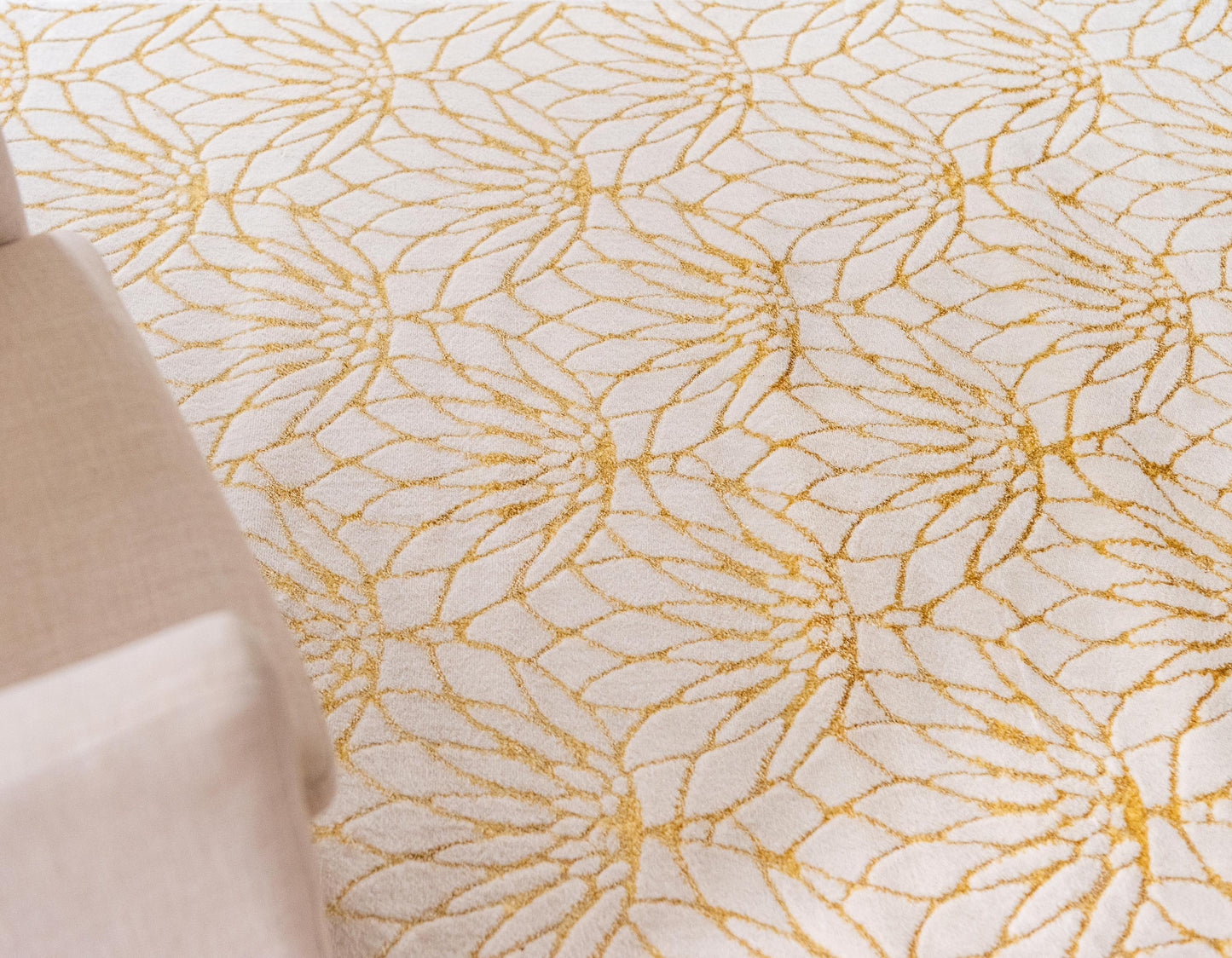 Ellison - Lotus Blossom Pattern Luxury Rug